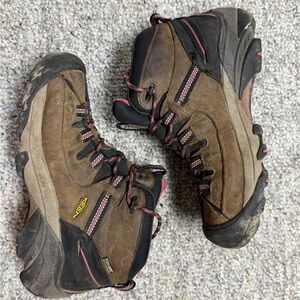 Keen Brown and Black Hiking Boots with Red Details